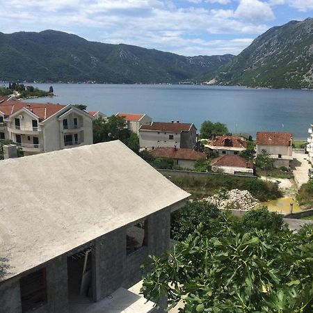 Subotic S Apartmani Risan Bagian luar foto
