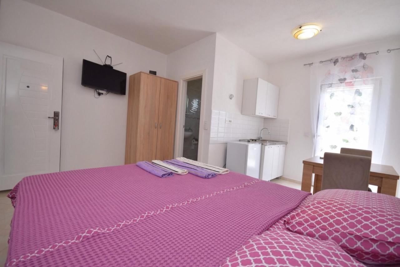 Subotic S Apartmani Risan Bagian luar foto