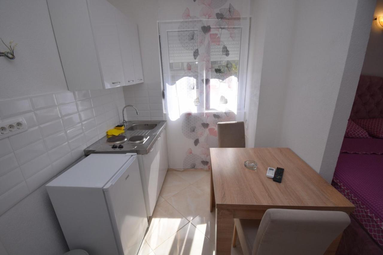 Subotic S Apartmani Risan Bagian luar foto